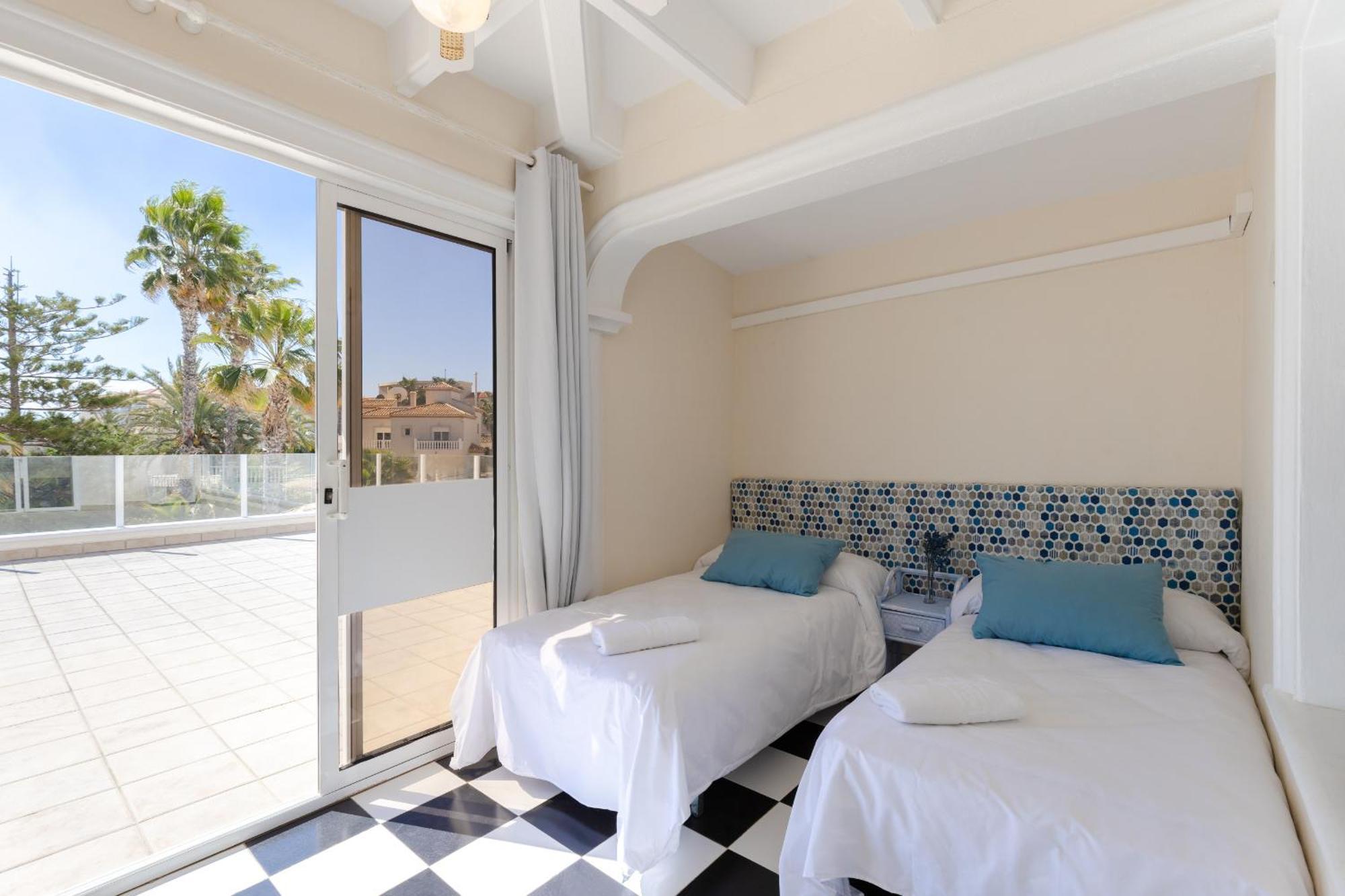 Fidalsa Grand Mediterranean Beachfront Villa Playa Flamenca Exterior photo
