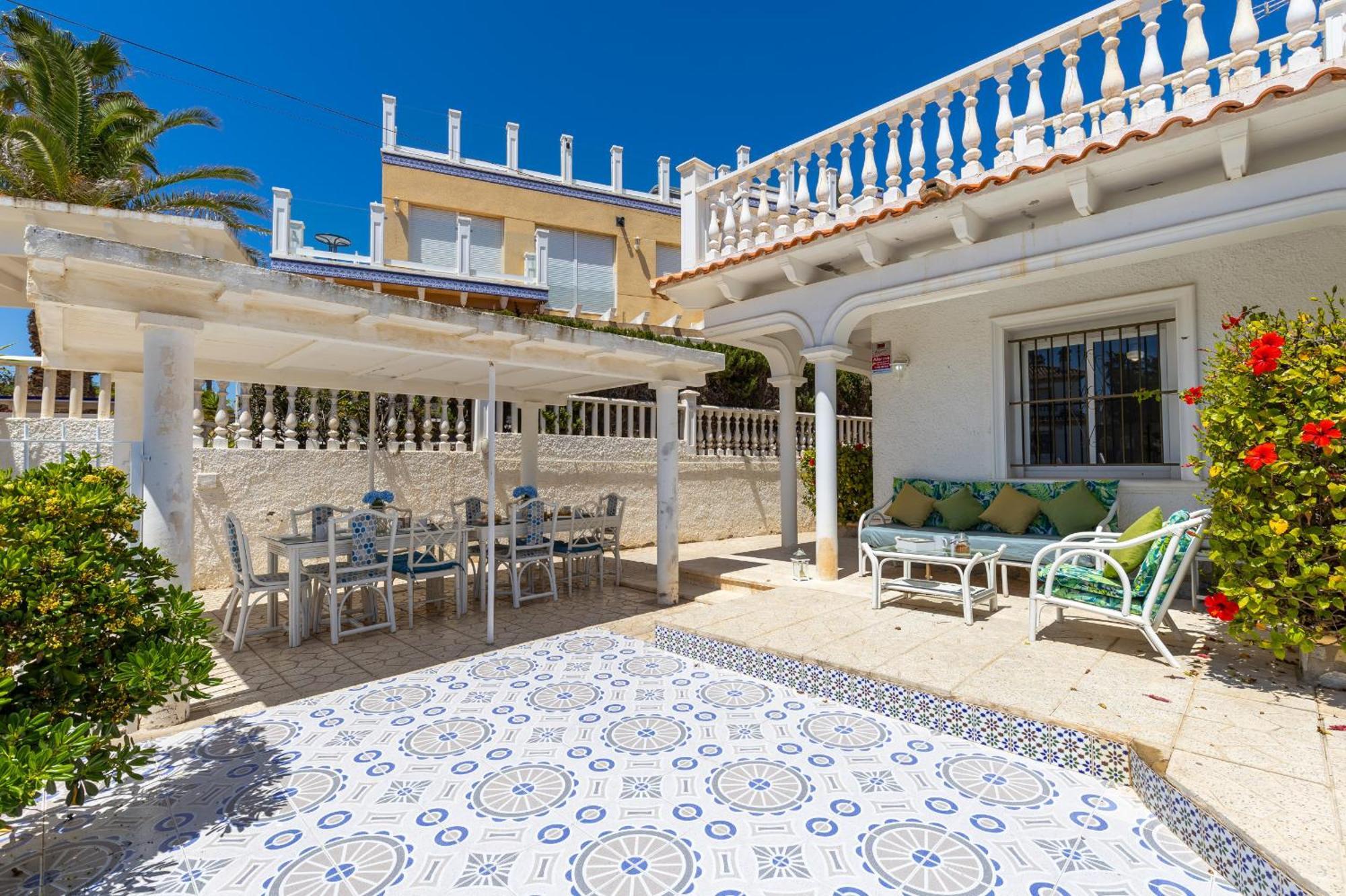 Fidalsa Grand Mediterranean Beachfront Villa Playa Flamenca Exterior photo